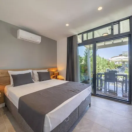 Modern Close To In Bodrum 펜션 *